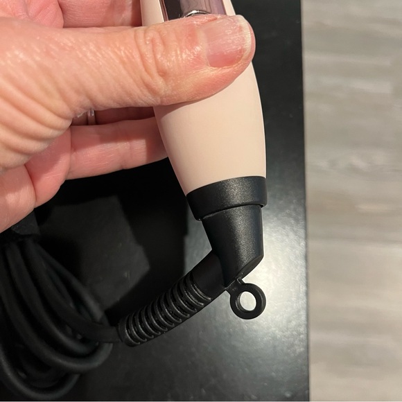 L’ANGE Titanium Hair Curling Wand - Picture 6 of 7